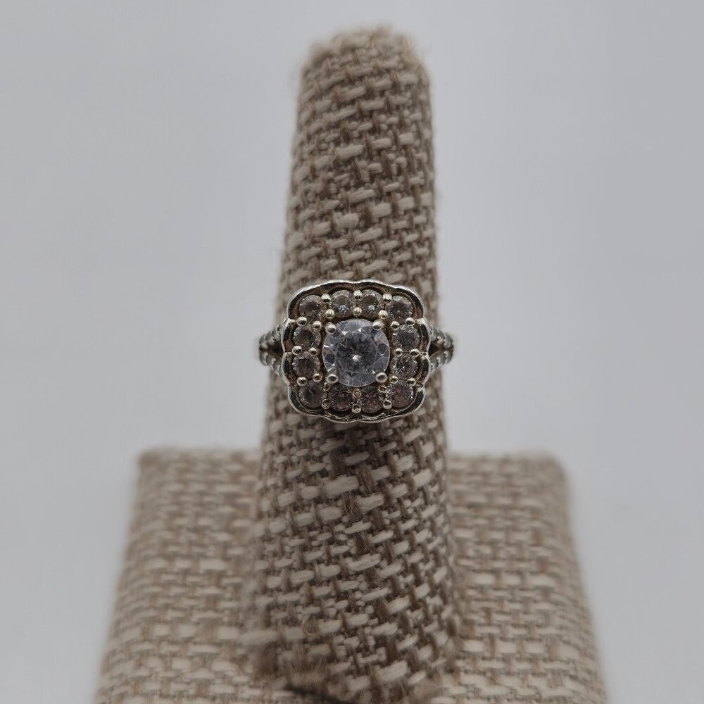Size 7.5 Sterling Silver Beautiful Halo Design Cubic Zirconia Ring A3267